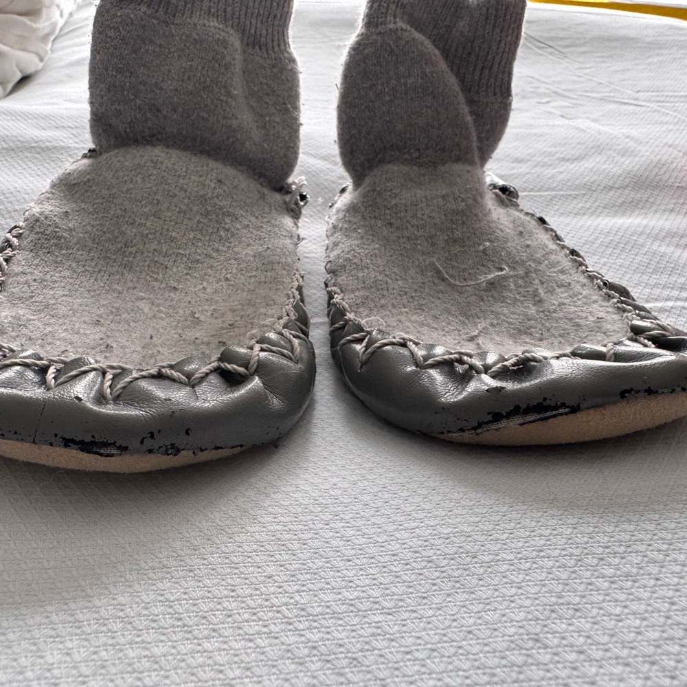 Hanna Andersson Gray and Red Kids Slippers - Picture 5 of 5